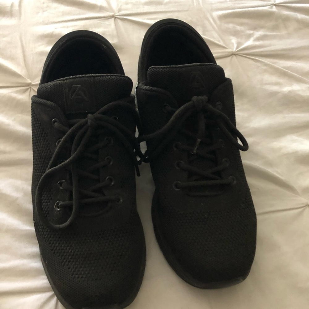 Mens athletic shoes